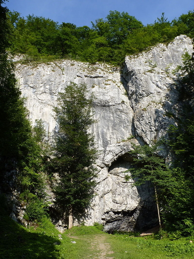 Býčí skála, Autor: Michal Klajban – Vlastní dílo, CC BY-SA 3.0, https://commons.wikimedia.org/w/index.php?curid=20567502