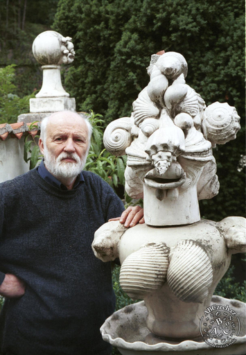 Jan Švankmajer se svými plastikami (2004). Autor snímku: ČTK/Čejka Jaromír